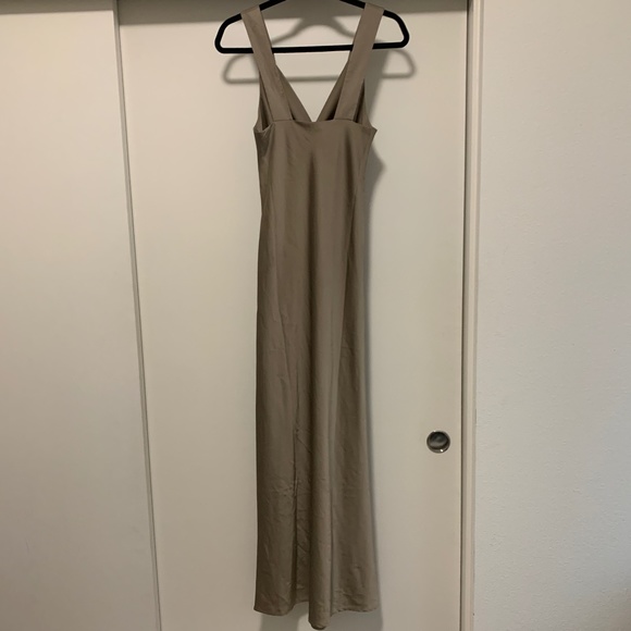 House of Harlow 1960 Beige Maxi Dress - Picture 2 of 6